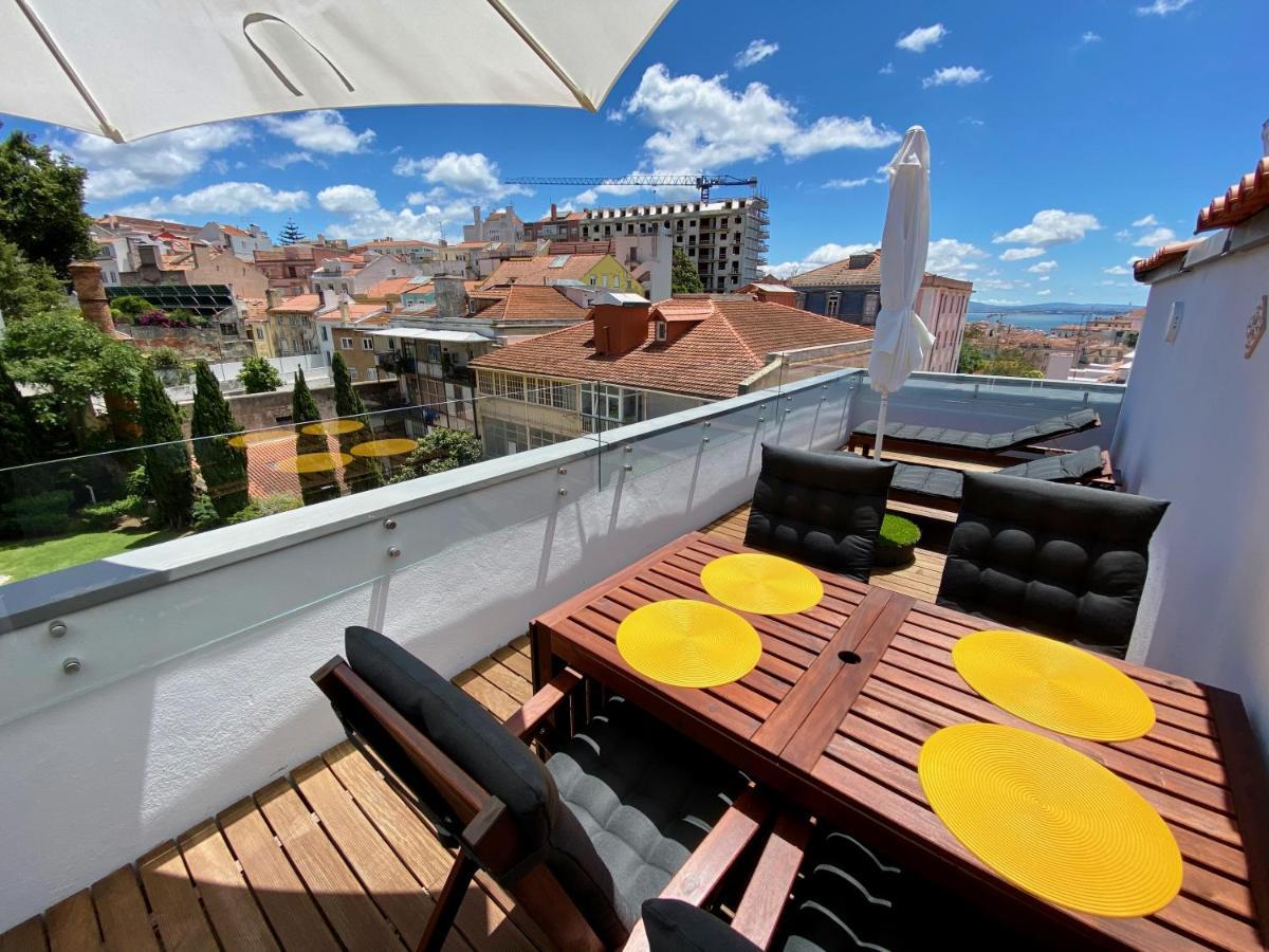 Unique By Myplaceforyou, In The Center Of With Views Over The And The Tagus River Lissabon