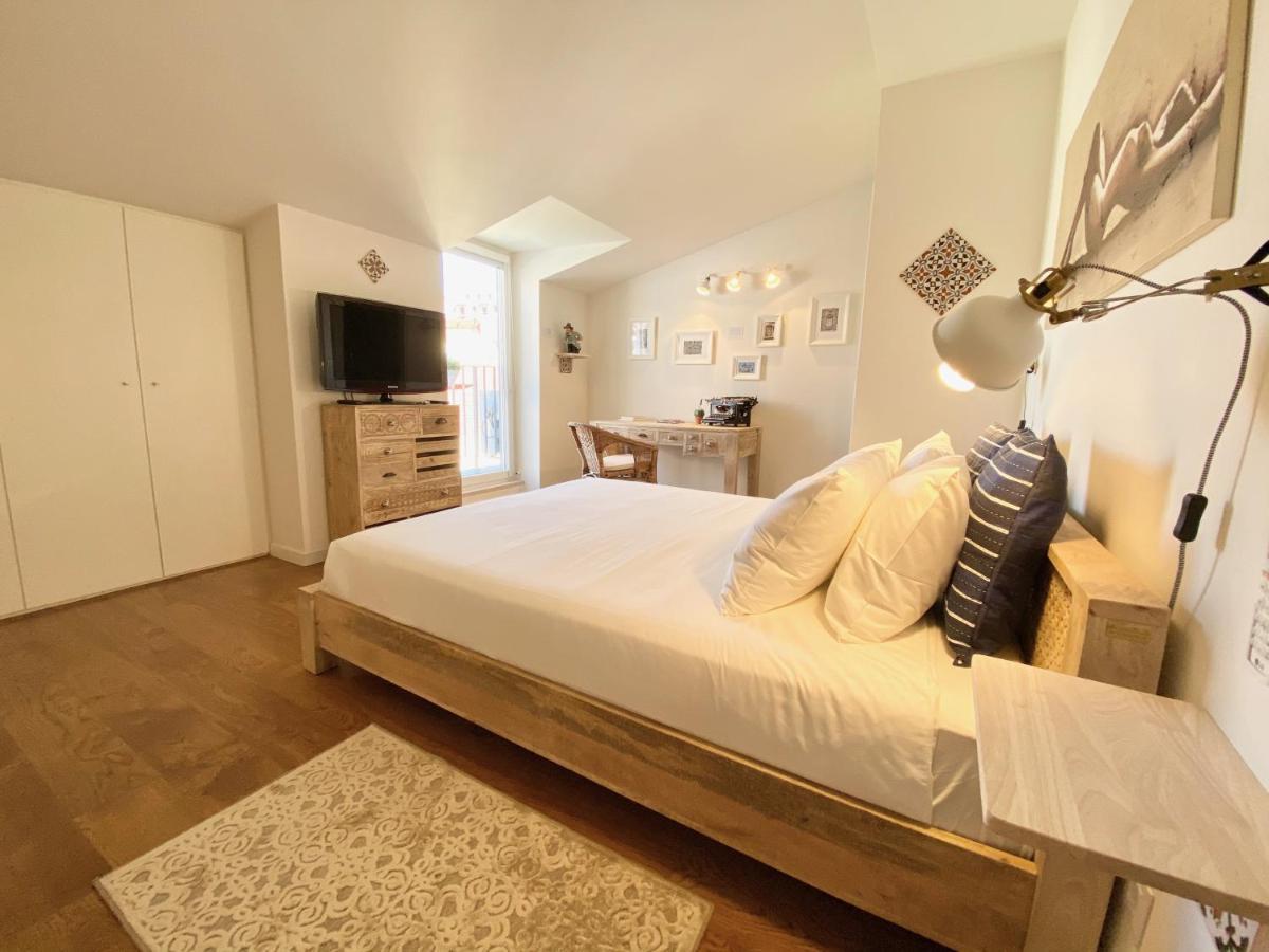 Unique By Myplaceforyou, In The Center Of With Views Over The And The Tagus River Apartment *