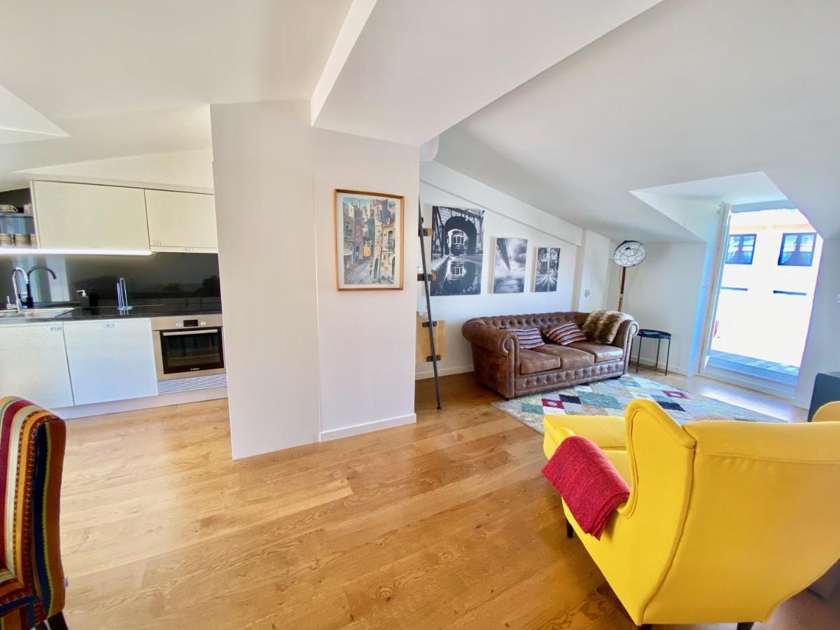 Unique By Myplaceforyou, In The Center Of With Views Over The And The Tagus River Apartment Lissabon